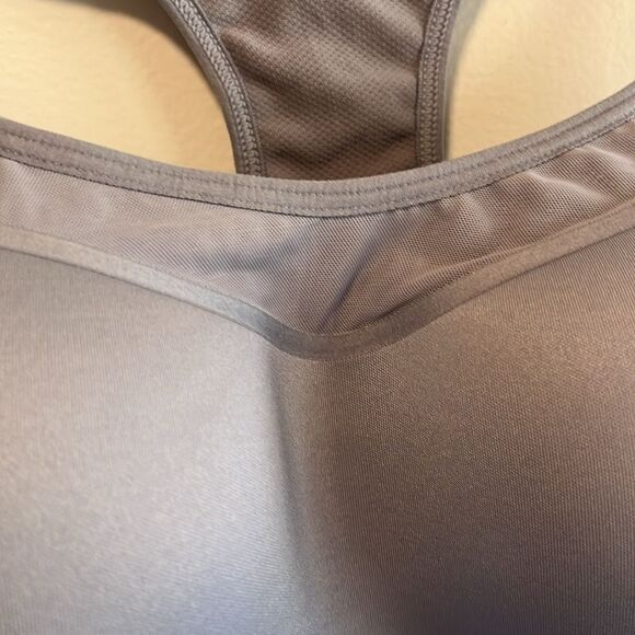 LIKE NEW VICTORIA SPORT SHIRRED RACERBACK 38D PADDED BRA - Picture 4 of 8